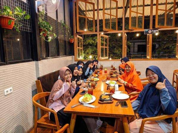 Ini 3 Rekomendasi Kafe Enak Buat Nongkrong dan Nugas Dekat UIN Surakarta Ini 3 Rekomendasi Kafe Enak Buat Nongkrong dan Nugas Dekat UIN Surakarta