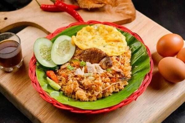 Lezatnya Nasi Goreng Chili Oil di Sabang yang Ramai Pembeli, Cuma Rp17 Ribuan