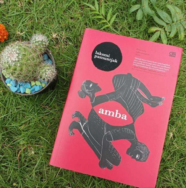 Review Buku Amba: Dobrak Tradisi Patriarki Hingga Kisah di Pulau Buru Review Buku Amba: Dobrak Tradisi Patriarki Hingga Kisah di Pulau Buru