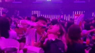 Bantah Dugem Sambil Tenggak Miras, Sekdes di Purworejo: Saya Cuma Minum Air Putih Bantah Dugem Sambil Tenggak Miras, Sekdes di Purworejo: Saya Cuma Minum Air Putih