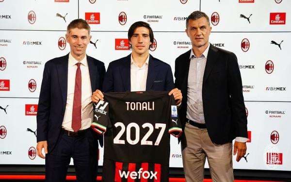 Sandro Tonali Resmi Perpanjang Kontrak di AC Milan, Gaji Naik 2 Kali Lipat! Sandro Tonali Resmi Perpanjang Kontrak di AC Milan, Gaji Naik 2 Kali Lipat!