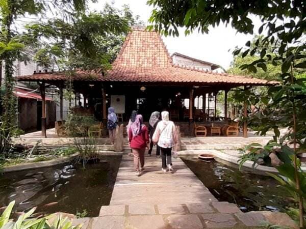 Restoran Omah SaeRah, Konsepnya Jogja Banget Hidden Gem di Depok: Mirip Kopi Klotok