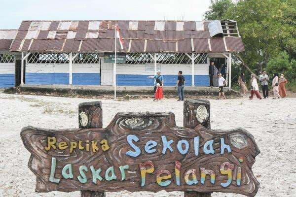 Sinopsis Novel Laskar Pelangi, Kisah Anak Daerah yang Inspiratif Sinopsis Novel Laskar Pelangi, Kisah Anak Daerah yang Inspiratif