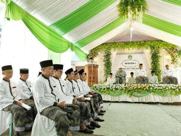 Wisuda I Ma’had Aly TBS Kudus, Gus Bab: Catatan Sejarah, TBS Banyak Lahirkan Pakar Falak