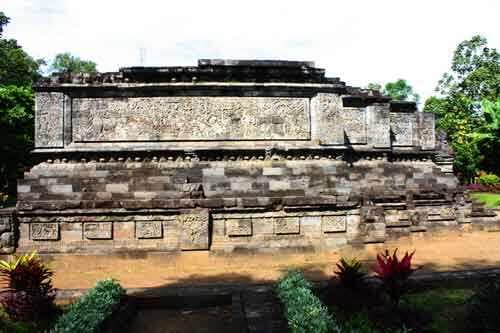 Kisah Arjunawiwaha di Candi Surawana Peninggalan Majapahit