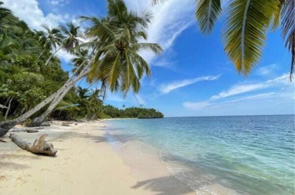 Pesona Pantai Tengkera, Wisata Akhir Pekan Terbaik di Konawe Kepulauan