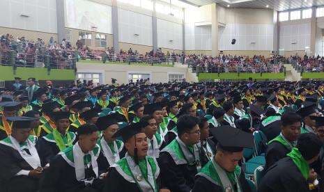 Wisuda 2.913 Lulusan, Rektor Unissula Ingatkan Nilai Birrul Walidain