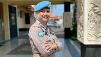 7 Potret Hikma Nur Syafa, Polwan Cantik yang Ikut Misi Kemanusiaan PBB 7 Potret Hikma Nur Syafa, Polwan Cantik yang Ikut Misi Kemanusiaan PBB