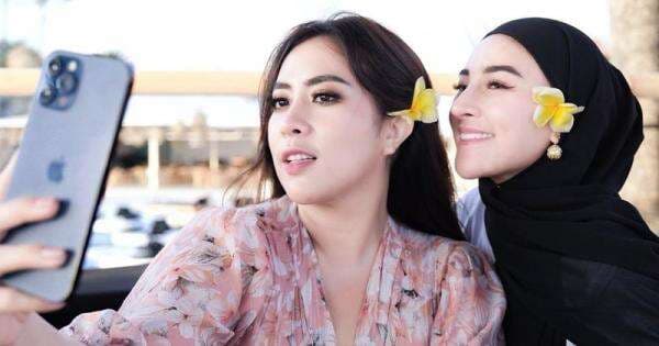 Kisah Sukses Pemilik MS Glow, Brand Produk Kecantikan yang Omsetnya Mencapai Rp600 Miliar per Bulan Kisah Sukses Pemilik MS Glow, Brand Produk Kecantikan yang Omsetnya Mencapai Rp600 Miliar per Bulan