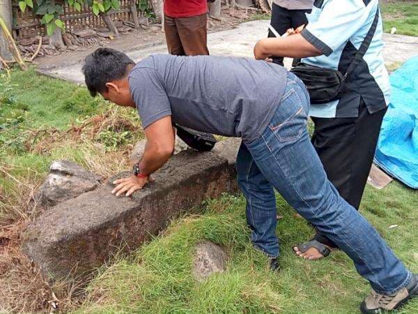 Heboh Penemuan Batu Andesit Berangka Tahun di Tulungagung, Diduga Bangunan Candi Terkubur Heboh Penemuan Batu Andesit Berangka Tahun di Tulungagung, Diduga Bangunan Candi Terkubur