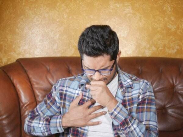 9 Obat Batuk Berdahak Paling Ampuh di Apotek dan Bahan Alami 9 Obat Batuk Berdahak Paling Ampuh di Apotek dan Bahan Alami