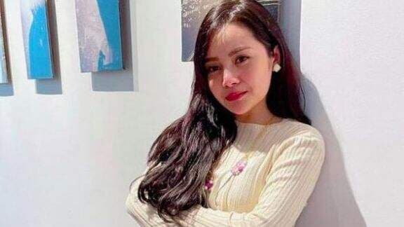 Dikabarkan Nikah Lagi, Mawar AFI Pamer Foto Keluarga Baru di Medsos: Semoga Bahagia Selalu Dikabarkan Nikah Lagi, Mawar AFI Pamer Foto Keluarga Baru di Medsos: Semoga Bahagia Selalu