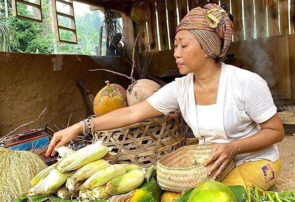 Profil Niluh Djelantik, Momok Bule 'Gila' di Bali Profil Niluh Djelantik, Momok Bule 'Gila' di Bali