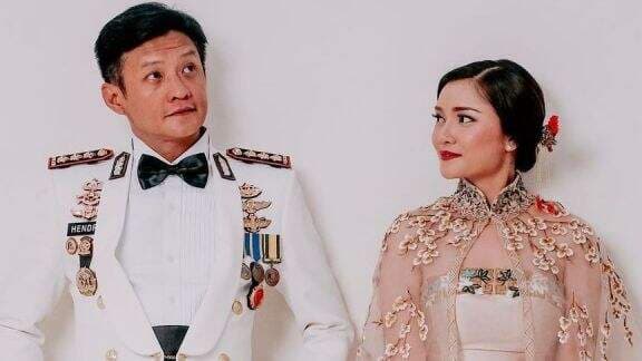 Gaya Hidup Mewah Jadi Sorotan, Seali Syah Dirumorkan Nikahi Duda Berstatus Anak 3, Siapa Istri Pertama Hendra Kurniawan? Gaya Hidup Mewah Jadi Sorotan, Seali Syah Dirumorkan Nikahi Duda Berstatus Anak 3, Siapa Istri Pertama Hendra Kurniawan?