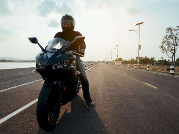 Ini 7 Cara mengendarai motor kopling yang Benar, Gaspol ! Ini 7 Cara mengendarai motor kopling yang Benar, Gaspol !