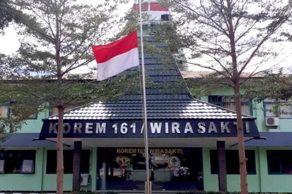 Berkibar Jelang Hari Kesaktian Pancasila, Apa Makna Bendera Setengah Tiang?