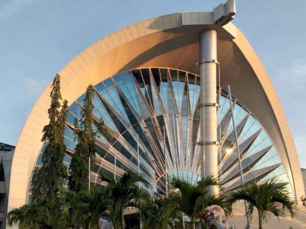 Terinspirasi dari Alat Musik Sasando, Gedung di NTT Ini Malah Jadi Tujuan Wisata Warga Terinspirasi dari Alat Musik Sasando, Gedung di NTT Ini Malah Jadi Tujuan Wisata Warga