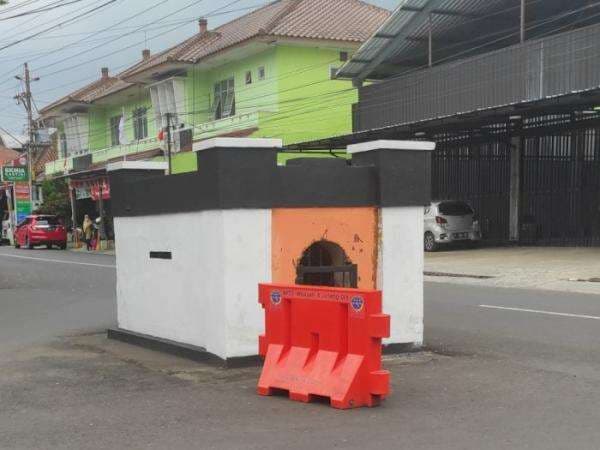 Misteri Makam di Tengah Jalanan Purwokerto, Gak Bisa Dipindahkan Sampai Jadi Nama Jalan Misteri Makam di Tengah Jalanan Purwokerto, Gak Bisa Dipindahkan Sampai Jadi Nama Jalan