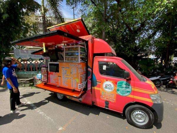 Iseng Bikin Food Truck Pertama di Parepare, Enggak Nyangka Diserbu Warga: Ini Kuncinya! Iseng Bikin Food Truck Pertama di Parepare, Enggak Nyangka Diserbu Warga: Ini Kuncinya!