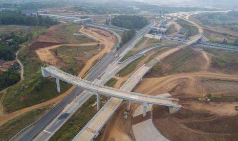 Proyek Jalan Tol Japek II Selatan Paket 3 Capai 69 persen