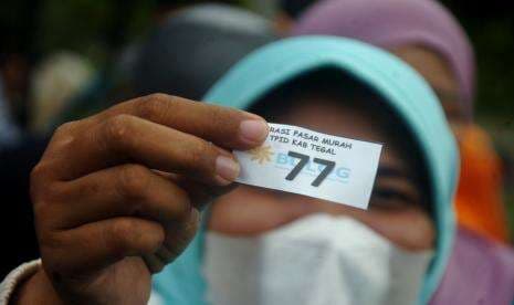 In Picture: Pasar Murah di Alun-alun Hanggawana Slawi In Picture: Pasar Murah di Alun-alun Hanggawana Slawi