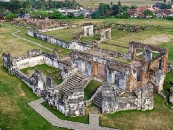 Melihat Keraton Kaibon, Reruntuhan Sejarah yang Masih Terlihat Megah di Banten