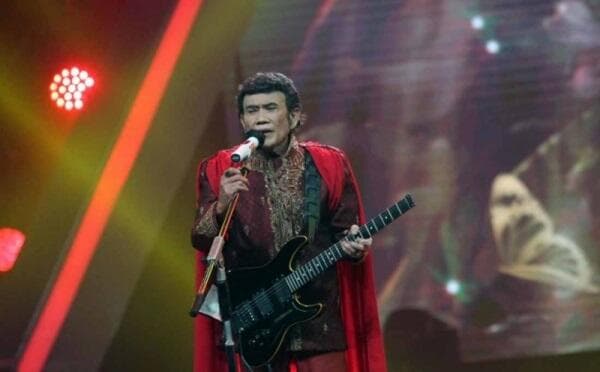 Cinta dalam Khayalan: Duet Rhoma Irama dan Elvy Sukaesih Resmi Dirilis! Cinta dalam Khayalan: Duet Rhoma Irama dan Elvy Sukaesih Resmi Dirilis!
