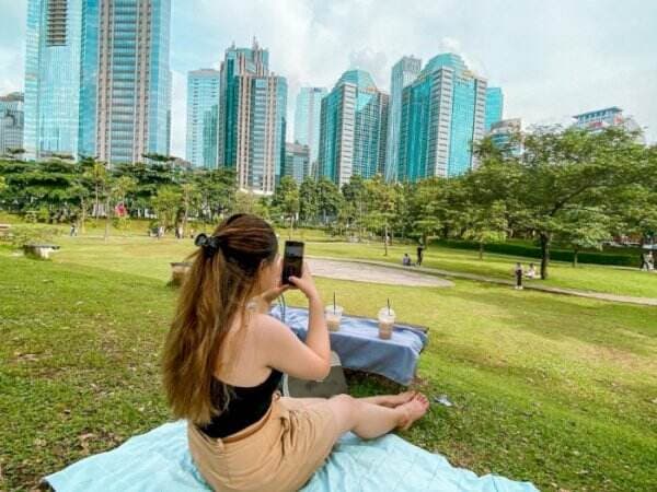 5 Rekomendasi Taman di Jakarta yang Instagramable, Bisa Piknik!