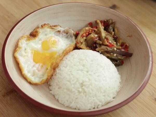 Resep Sambal Terung, Makan Pakai Nasi & Telur Ceplok Makin Nikmat! Resep Sambal Terung, Makan Pakai Nasi & Telur Ceplok Makin Nikmat!