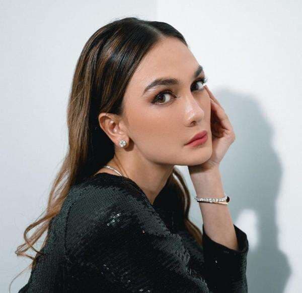 Curhat ke Nikita Mirzani, Luna Maya Ungkap Senang Bertemu Ariel NOAH Curhat ke Nikita Mirzani, Luna Maya Ungkap Senang Bertemu Ariel NOAH