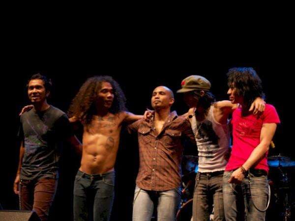 6 Lagu Slank yang Paling Sering Diputar dan Didengarkan hingga Saat Ini 6 Lagu Slank yang Paling Sering Diputar dan Didengarkan hingga Saat Ini