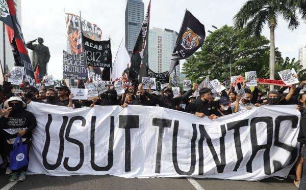 Kelompok Suporter Lupakan Rivalitas, Satu Suara untuk Usut Tuntas Kelompok Suporter Lupakan Rivalitas, Satu Suara untuk Usut Tuntas