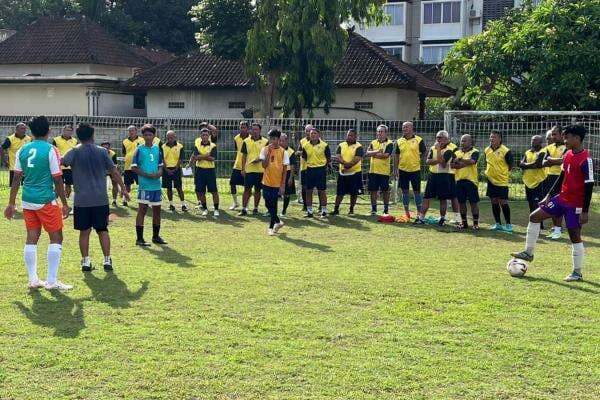Mantan Pemain Timnas Ikuti Kursus Pelatih Kolaborasi PSSI dan Kemenpora Mantan Pemain Timnas Ikuti Kursus Pelatih Kolaborasi PSSI dan Kemenpora