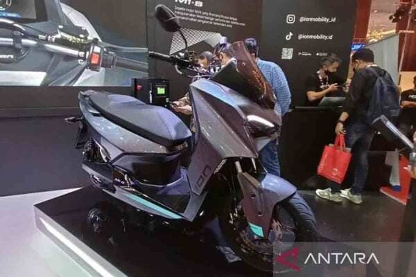 Sepeda Motor Listrik M1-S Ngacir, Bisa Tempuh 150 KM per Jam