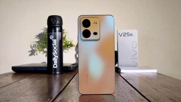 Review Vivo V25e: Hemat 2 Juta, Kamera &amp; Performa Beda Level