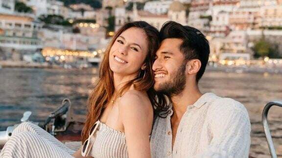 Wulan Guritno Tunjukkan Kemolekan Tubuh Tampil Pakai Baju Seksi Saat Liburan Bareng Sabda Ahessa, Netizen Julid: Sisanya Gak Ada yang Tahu Wulan Guritno Tunjukkan Kemolekan Tubuh Tampil Pakai Baju Seksi Saat Liburan Bareng Sabda Ahessa, Netizen Julid: Sisanya Gak Ada yang Tahu