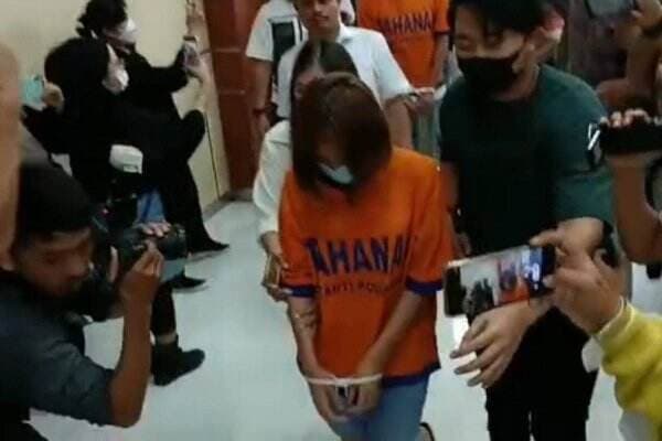 Pemeran Video Syur Kebaya Merah Punya Kelainan Seksual Pemeran Video Syur Kebaya Merah Punya Kelainan Seksual