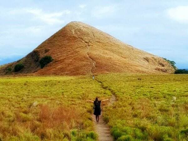 Pulau Kenawa di Sumbawa, Tak Berpenghuni Tapi Punya Savana Eksotis dengan Laut Biru