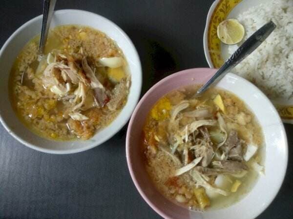 Beda dari Soto Kebanyakan, Warung Soto SMU Mampu Raih Omzet Rp9 Juta Sehari Beda dari Soto Kebanyakan, Warung Soto SMU Mampu Raih Omzet Rp9 Juta Sehari