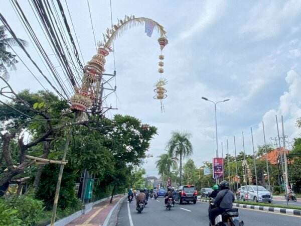 Cantiknya Jalanan di Pulau Dewata Dihiasi 2.500 Penjor saat KTT G20, Apa Maknanya!