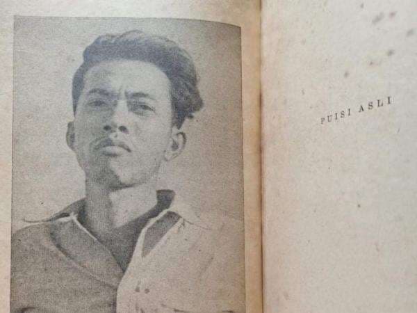 10 Kumpulan Contoh Puisi Chairil Anwar yang Paling Terkenal 10 Kumpulan Contoh Puisi Chairil Anwar yang Paling Terkenal