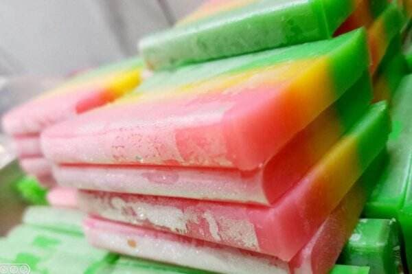 Es Gabus, Es Jadoel yang Tetap Diminati Anak-anak Zaman Now Es Gabus, Es Jadoel yang Tetap Diminati Anak-anak Zaman Now