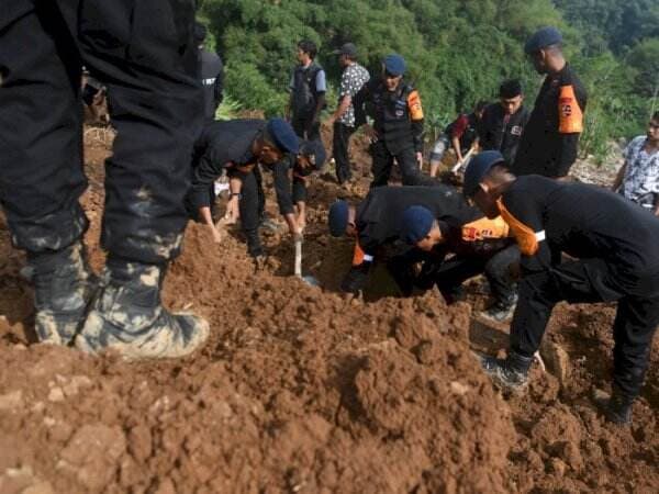 Waspada! Potensi Tanah Longsor Terjadi di Jawa Barat, Puncaknya Desember