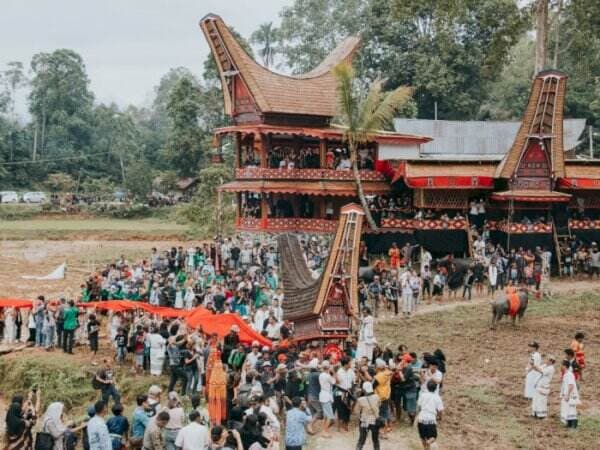 Mengenal Rambu' Solo, Tradisi Menghormati Orang Meninggal di Toraja, Makan Biaya dan Waktu