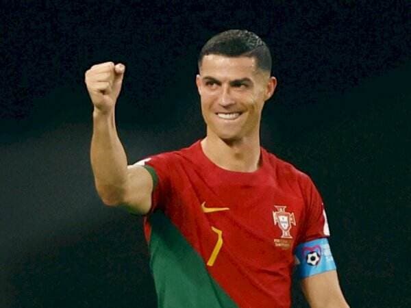 Cristiano Ronaldo Pesepak Bola Pertama yang Cetak Gol di 5 Piala Dunia Berbeda!