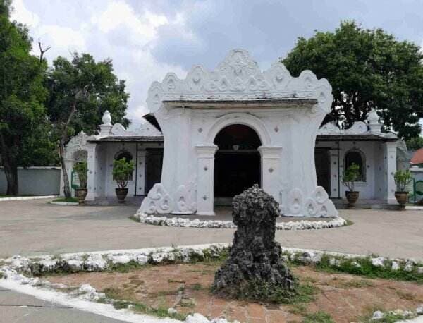 Ada Keramik Kisah Alkitab di Keraton Kasepuhan Cirebon, kok Bisa?