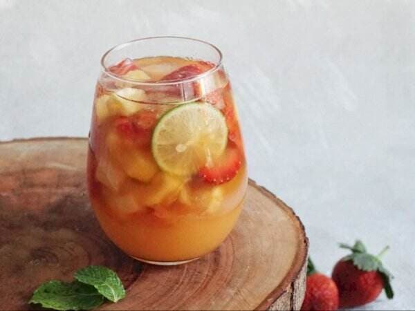 3 Resep Minuman Cocktail Buah tanpa Alkohol, Segar Banget!