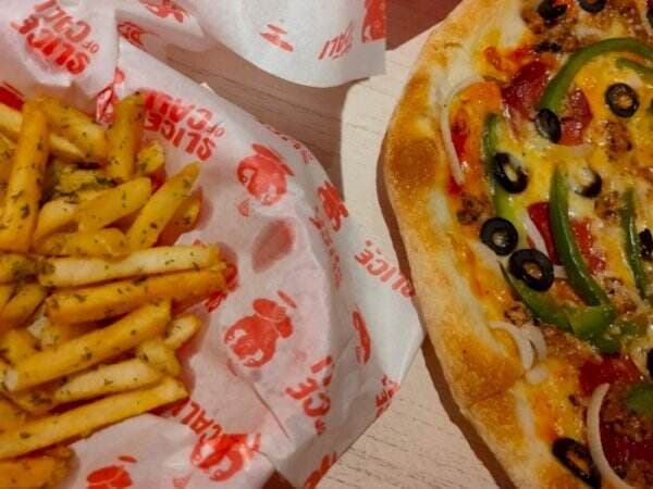 Slice of Cali: Menikmati Pizza ala Amerika di Surabaya, Rasanya Otentik Tempatnya Estetik