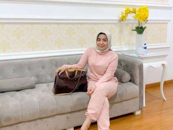 Muzdalifah Sempat Opname saat Ada Masalah Rumah Tangga, Netizen Tanya Keberadaan Fadel Muzdalifah Sempat Opname saat Ada Masalah Rumah Tangga, Netizen Tanya Keberadaan Fadel