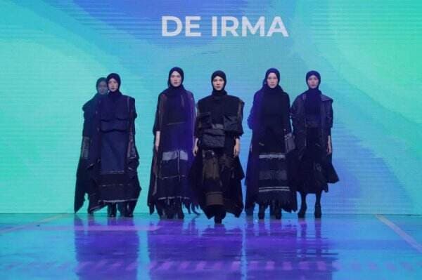 De Irma Ciptakan Ready to Wear Edgy dengan Kain Tenun Sumatra Barat, Keren Banget!